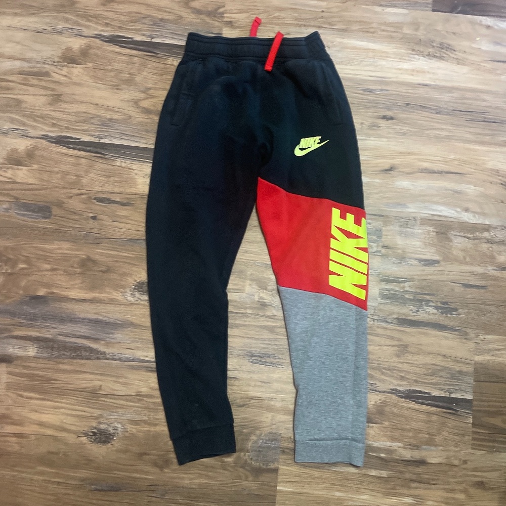 Nike Boys Joggers Large